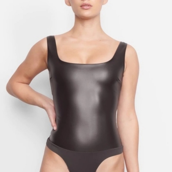 Skims Scoopneck Bodysuit in Faux Leather - Cocoa - Picture 9 of 10